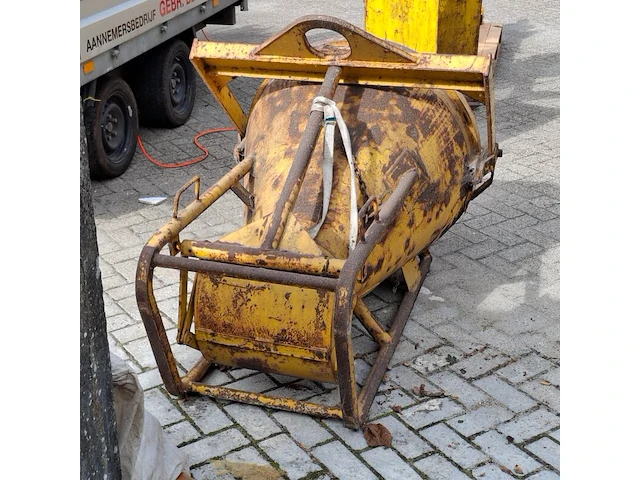 Betonkubel, florian eichinger, 1025, 2002 - afbeelding 4 van  6