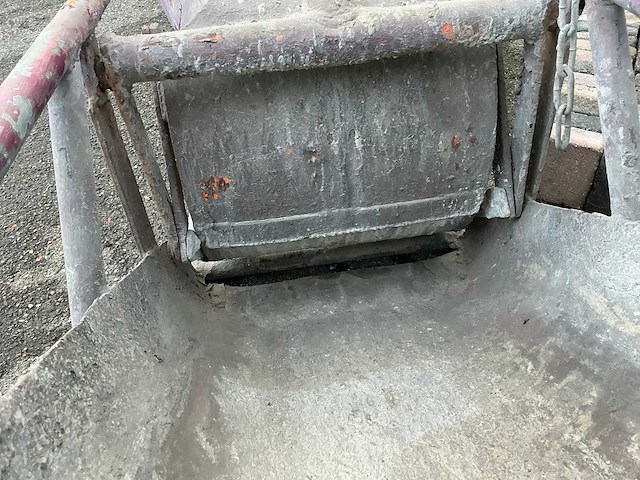 Betonkubel - afbeelding 5 van  7