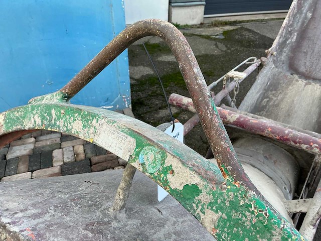 Betonkubel - afbeelding 6 van  7