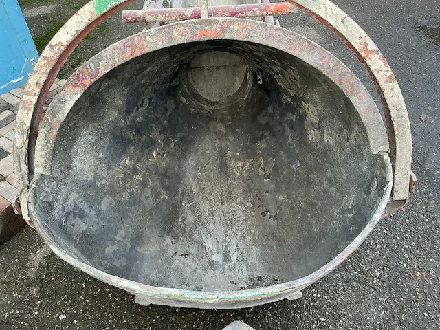 Betonkubel - afbeelding 7 van  7