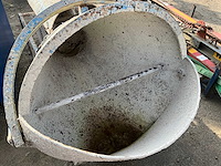 Betonkubel - afbeelding 3 van  6