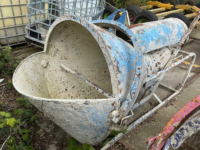 Betonkubel - afbeelding 3 van  5