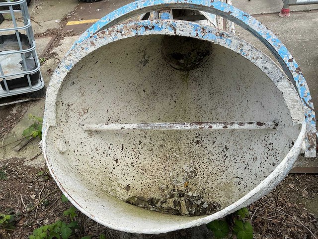 Betonkubel - afbeelding 4 van  5