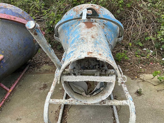 Betonkubel - afbeelding 5 van  5