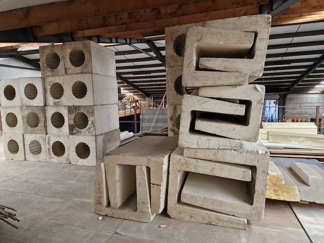 Betonmal (68x) - afbeelding 1 van  2