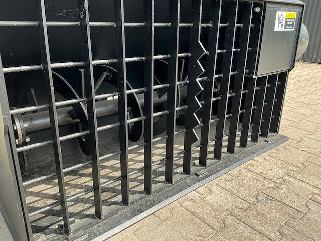 Betonmixer / cementmengbak - afbeelding 3 van  11