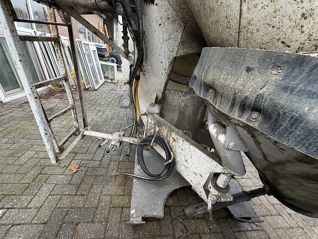 Betonmixer met eigen motor - afbeelding 10 van  20