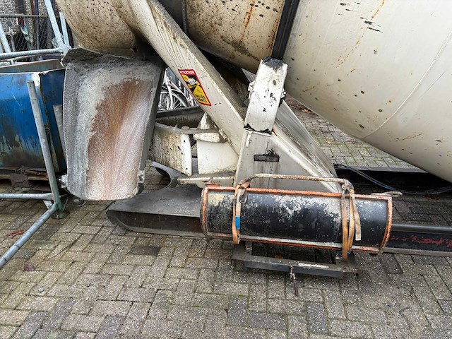 Betonmixer met eigen motor - afbeelding 3 van  20