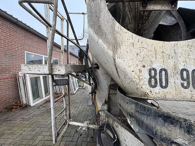 Betonmixer met eigen motor - afbeelding 8 van  20