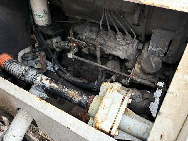 Betonmixer met eigen motor - afbeelding 13 van  20