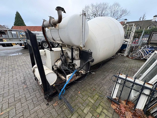 Betonmixer met eigen motor - afbeelding 14 van  20