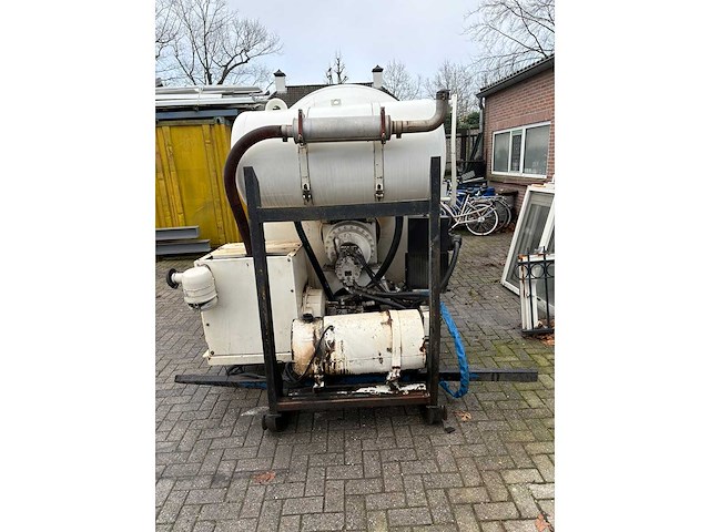 Betonmixer met eigen motor - afbeelding 17 van  20
