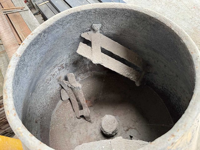 Betonmixer - afbeelding 4 van  4