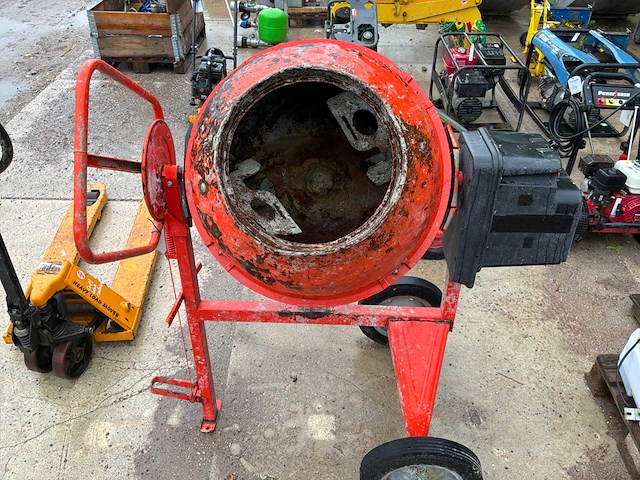 Betonmixer - afbeelding 3 van  6