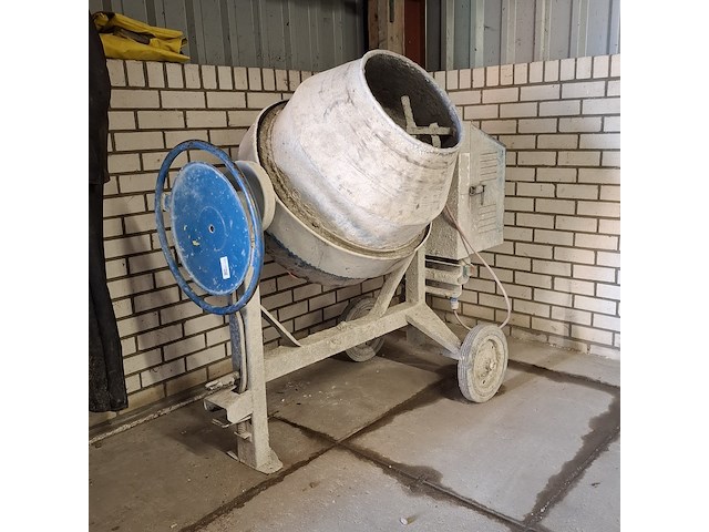 Betonmixer - afbeelding 1 van  10