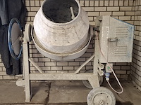 Betonmixer - afbeelding 3 van  10