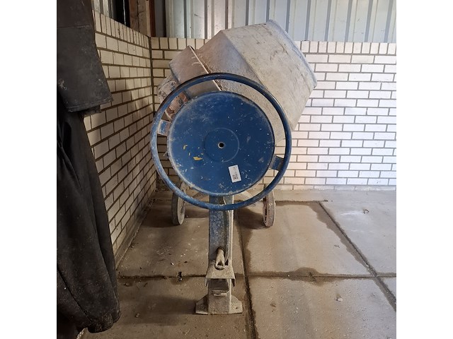 Betonmixer - afbeelding 6 van  10