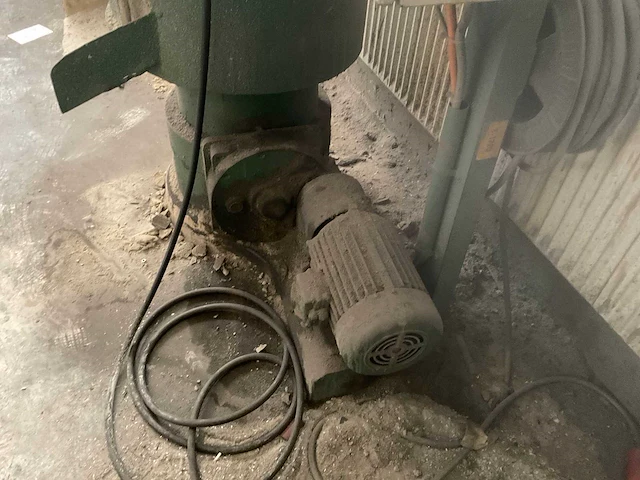 Betonmixer - afbeelding 5 van  8
