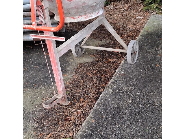 Betonmolen lescha, sm 145s - afbeelding 7 van  9