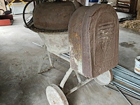 Betonmolen, vogele - afbeelding 1 van  3