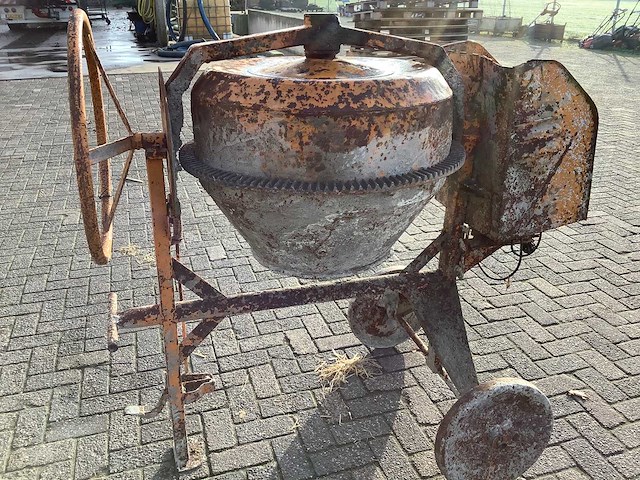 Betonmolen - afbeelding 2 van  4