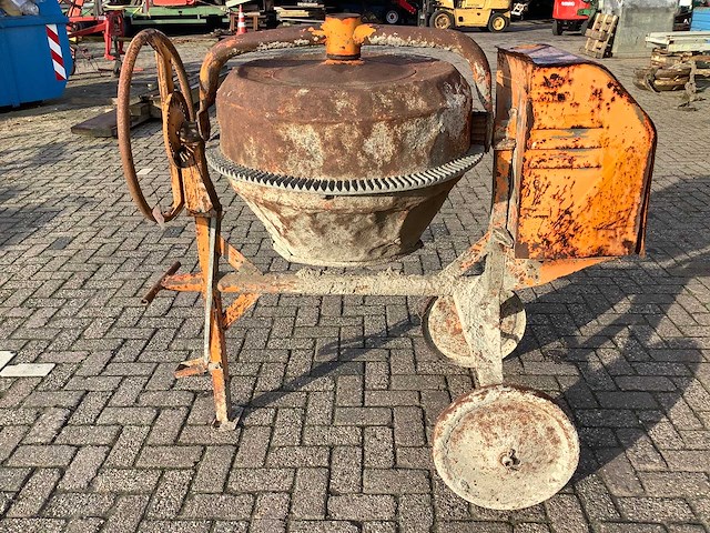 Betonmolen - afbeelding 2 van  4