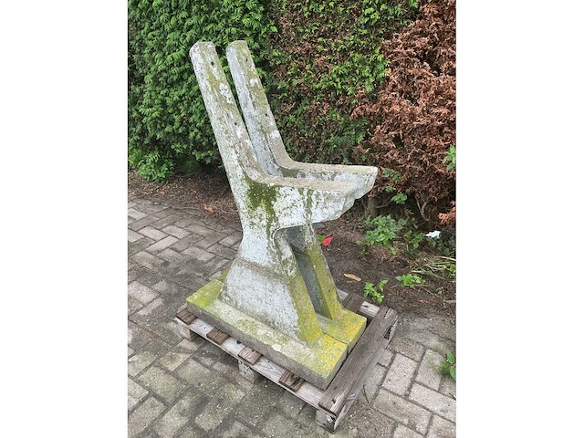 Betonnen basis voor tuinbank - afbeelding 2 van  5
