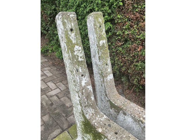 Betonnen basis voor tuinbank - afbeelding 3 van  5