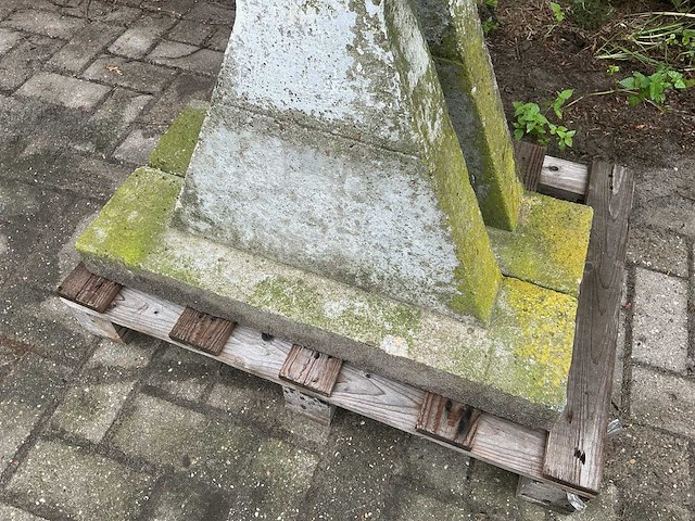 Betonnen basis voor tuinbank - afbeelding 5 van  5