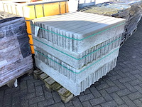 Betonnen boordstenen 10x20 cm - afbeelding 1 van  4