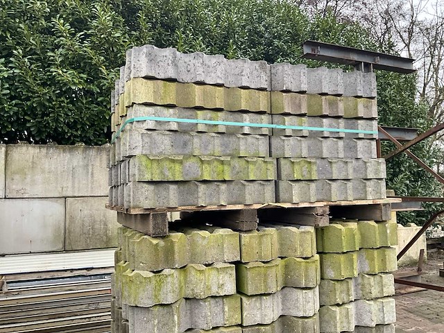 Betonnen grasblokken - afbeelding 2 van  4
