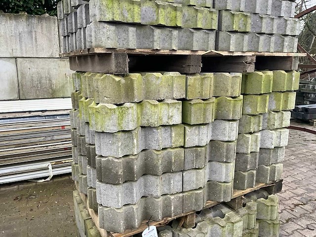 Betonnen grasblokken - afbeelding 3 van  4