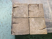 Betonnen houtlook tegels (ca.105 st) - afbeelding 1 van  1