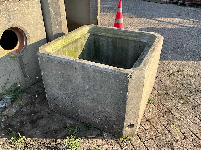 Betonnen inspectieput (2x) - afbeelding 5 van  5