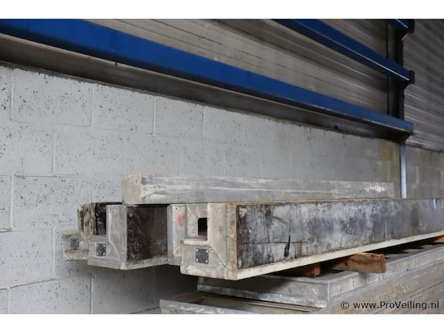 Betonnen l-profielen - 12 stuks - afbeelding 1 van  5