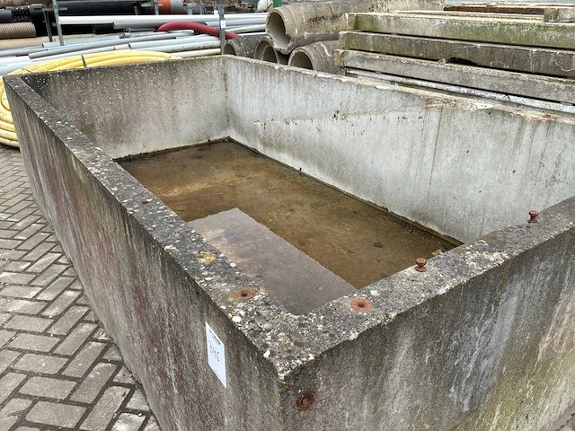 Betonnen lekbak - afbeelding 9 van  9