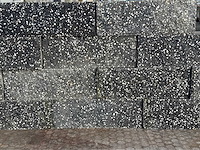 Betonnen muurblokken (ca 112 stuks) - afbeelding 2 van  3