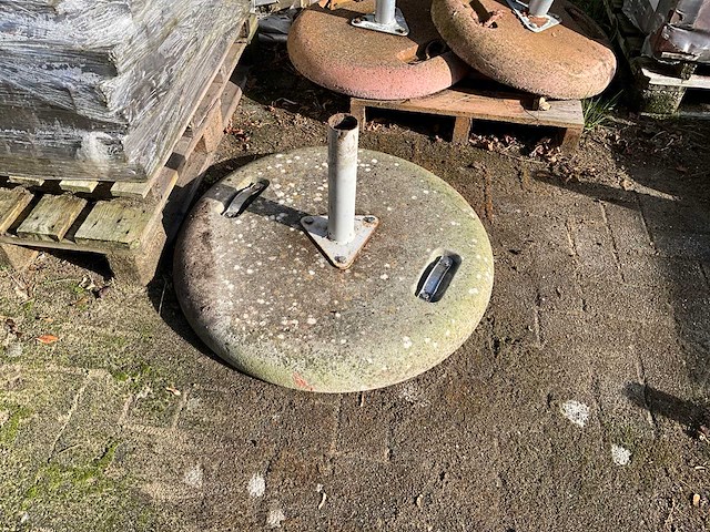 Betonnen parasolvoet - afbeelding 1 van  4