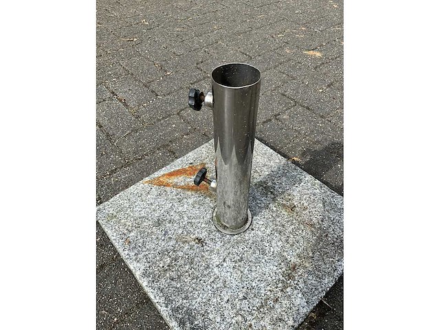 Betonnen parasolvoet - afbeelding 3 van  4