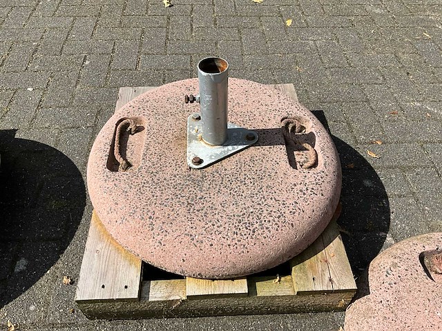 Betonnen parasolvoeten (2x) - afbeelding 3 van  4
