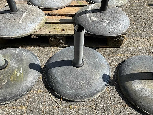 Betonnen parasolvoeten (7x) - afbeelding 4 van  7