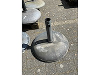 Betonnen parasolvoeten (7x) - afbeelding 7 van  7