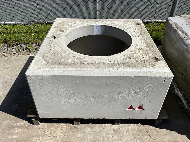 Betonnen put fundatie plaat - afbeelding 1 van  3