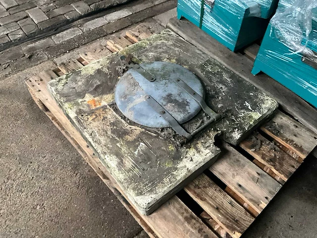 Betonnen putdeksel - afbeelding 4 van  4
