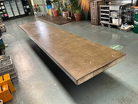 Betonnen restauranttafel - afbeelding 3 van  8