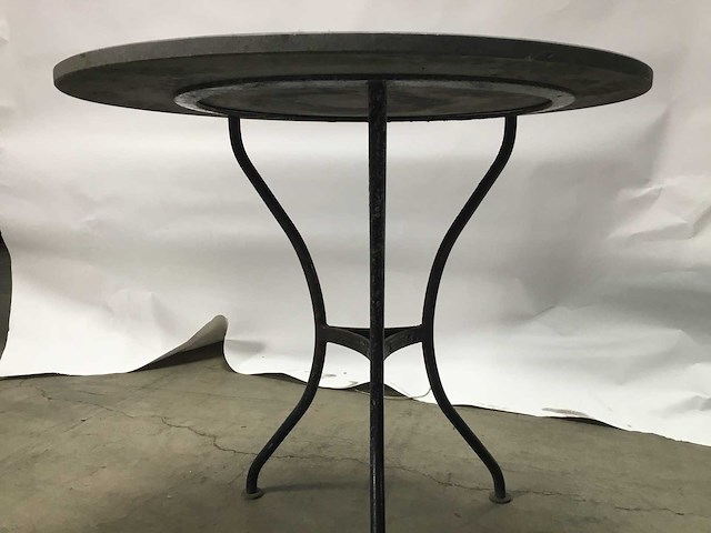 Betonnen ronde terrastafel - afbeelding 4 van  4