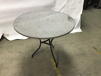 Betonnen ronde terrastafel - afbeelding 2 van  4