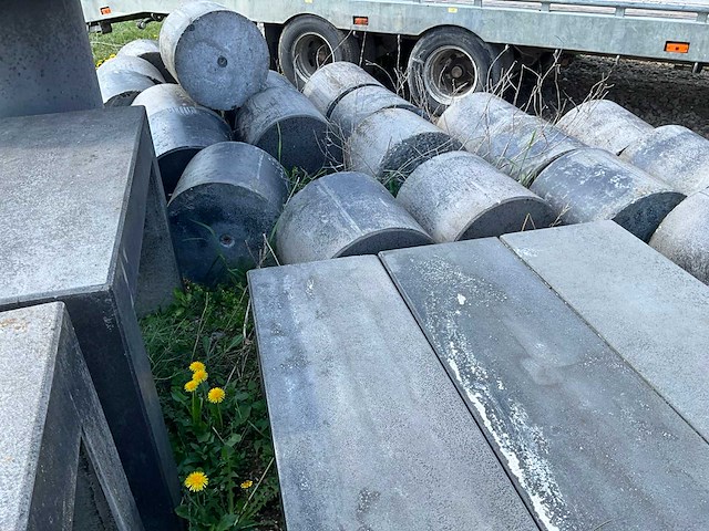 Betonnen tuinmeubelen - afbeelding 2 van  7