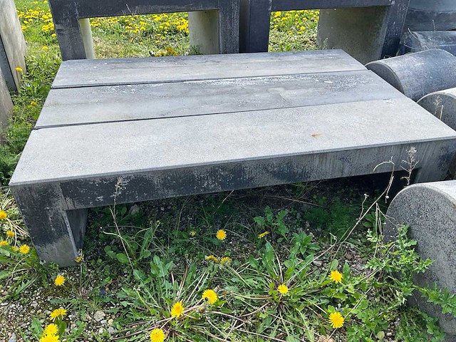 Betonnen tuinmeubelen - afbeelding 4 van  7