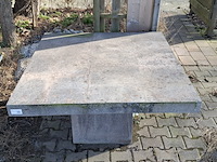 Betonnen tuintafel - afbeelding 4 van  5